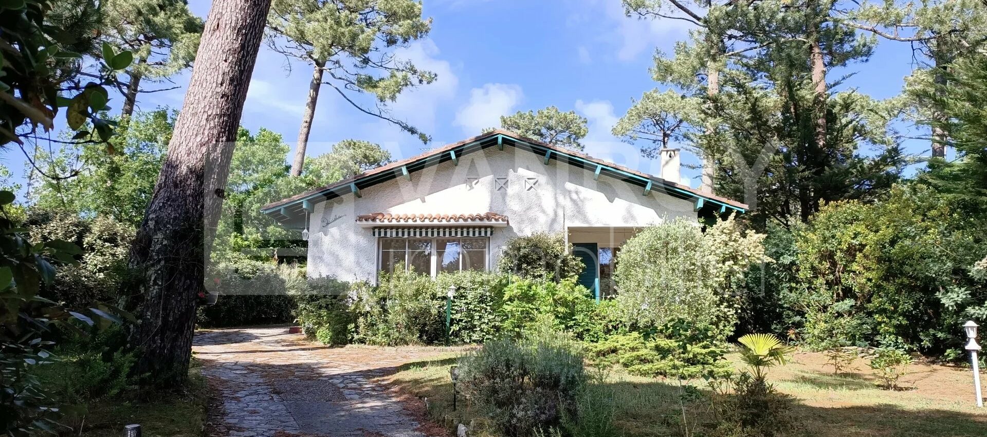 ExclusivitéVendu par VANROY Immobilier !Arcachon – Abatilles / Villa de charme à fort potentiel