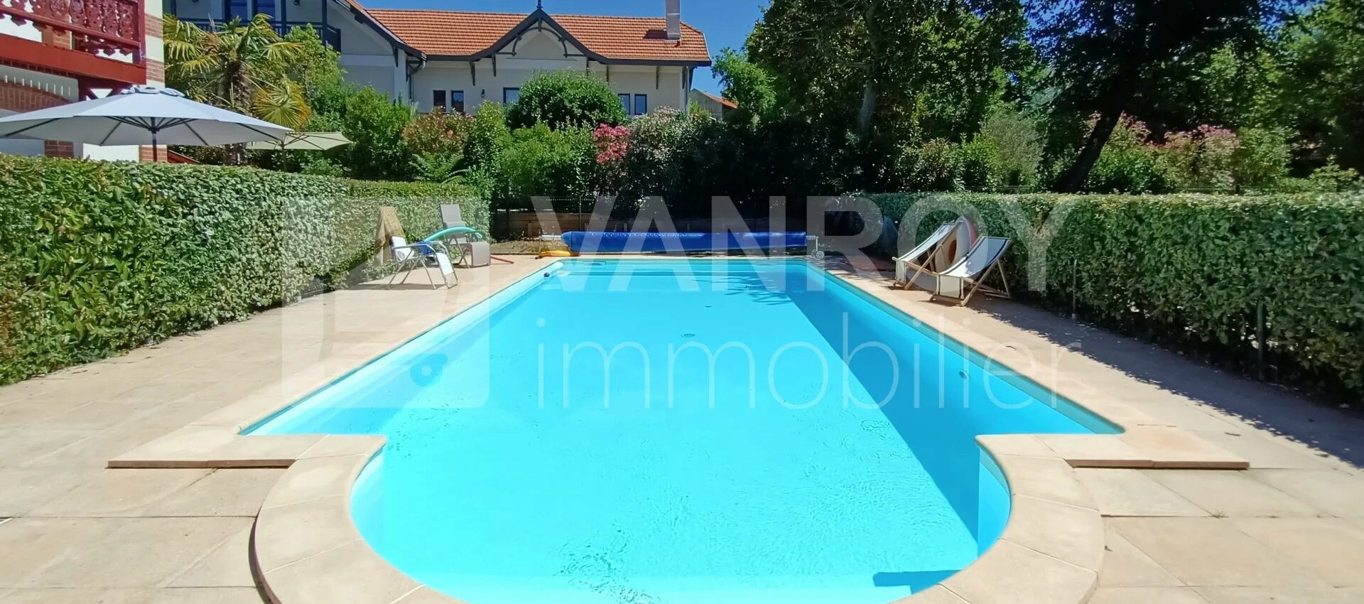 Nouveau prixVendu par VANROY Immobilier !Arcachon – Ville d’hiver / T2 avec terrasse et jardin dans copropriété avec piscine