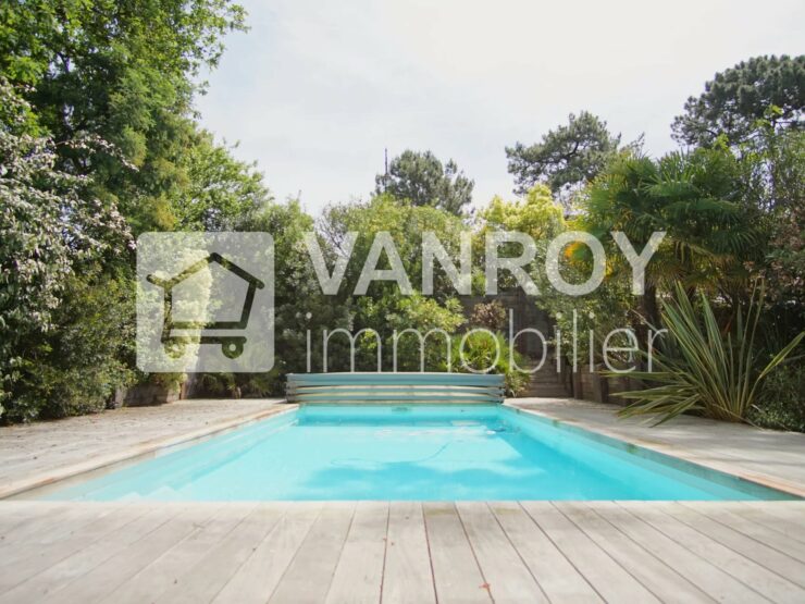 Vendu par VANROY Immobilier !Arcachon – Abatilles / Belle Villa de charme avec 4 chambres et piscine