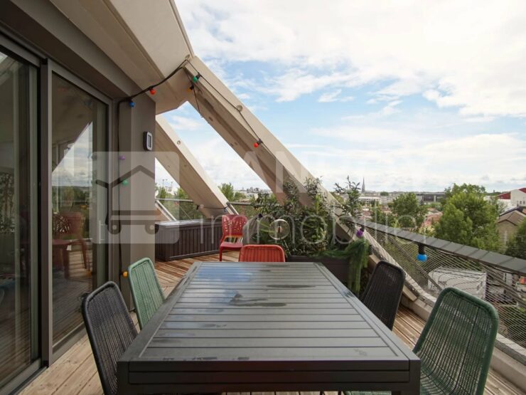 Nouveau prixBordeaux – Bastide Niel / Magnifique Appartement T4 très récent avec grande terrasse